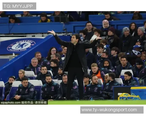 罗塞尼尔与切尔西高层会谈白堡全力寻找新任主帅 罗塞尼尔与切尔西高层会谈白堡全力寻找新任主帅