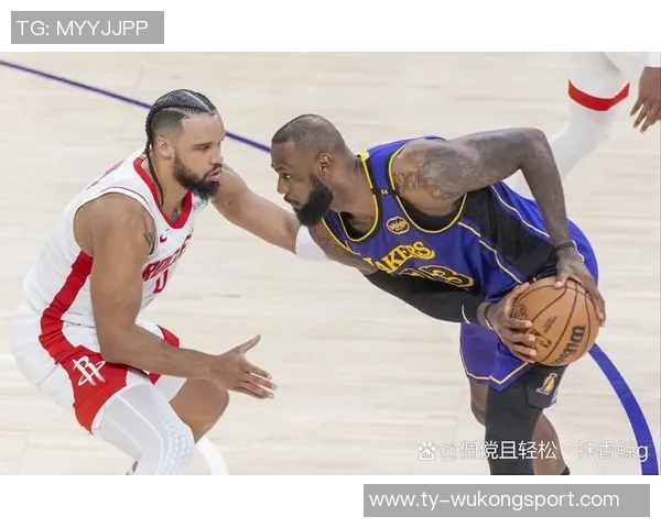 裁判明确表示比赛用球归雄鹿所有其他队员无权干涉此事