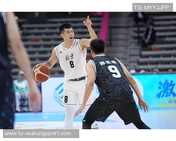 周琦与赵睿翟晓川方硕合影定妆照迎新赛季期待再创佳绩