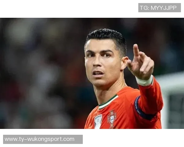 C罗社交媒体分享新造型清爽寸头引发粉丝热议 C罗社交媒体分享新造型清爽寸头引发粉丝热议